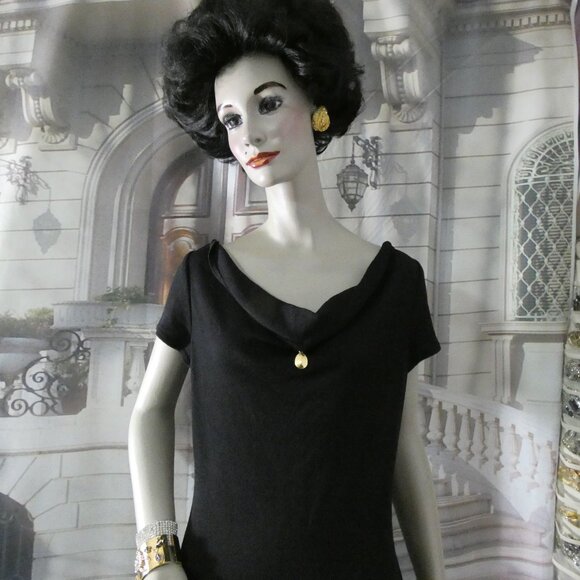 St. John Caviar Black Cocktail Dress Size 8 Elegant Vertical Santana Knit - Picture 5 of 9